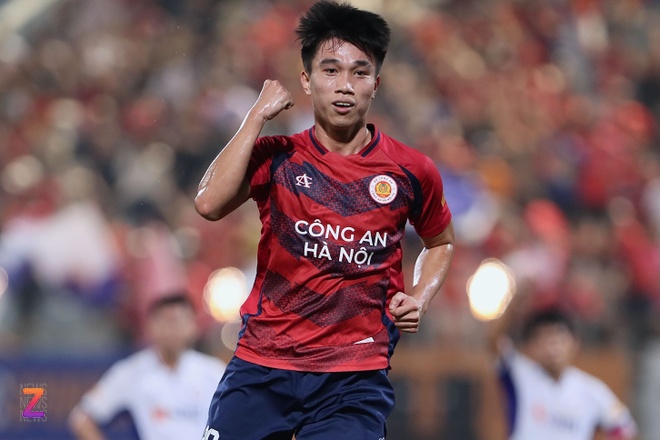 quang hai anh 11