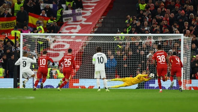 Liverpool dau Real anh 9