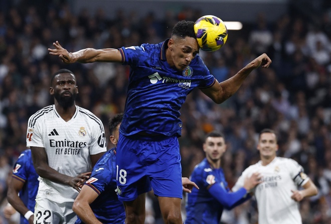 Mbappe toa sang anh 4