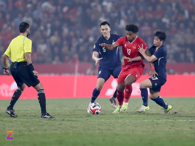 Xuan Son ghi 4 ban anh 2