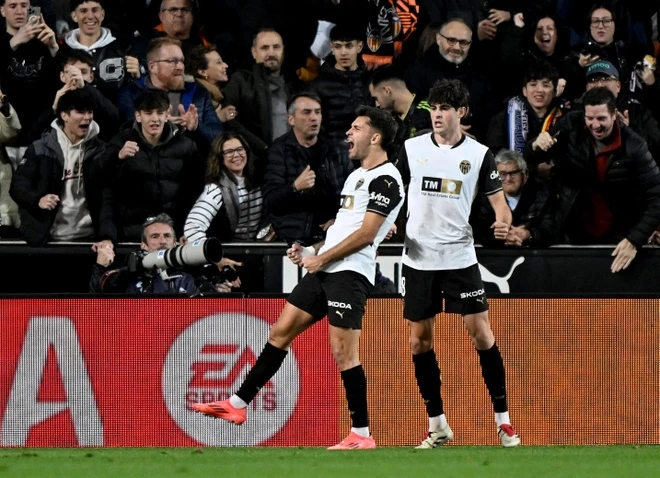 Real Madrid vs Valencia anh 4