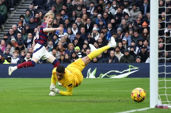 Tottenham dau Newcastle anh 3