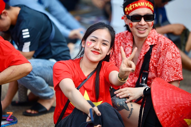 co dong vien anh 1