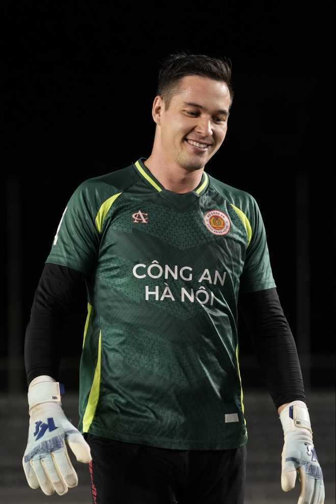 quang hai anh 4
