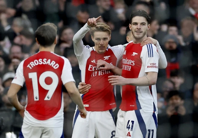 Arsenal dau Man City anh 3