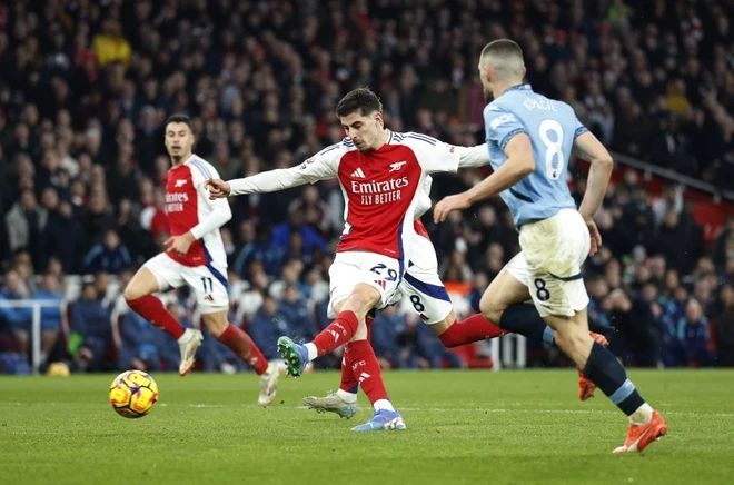 Arsenal dau Man City anh 7