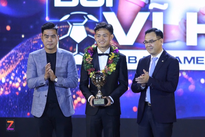 Qua bong vang Viet Nam anh 2