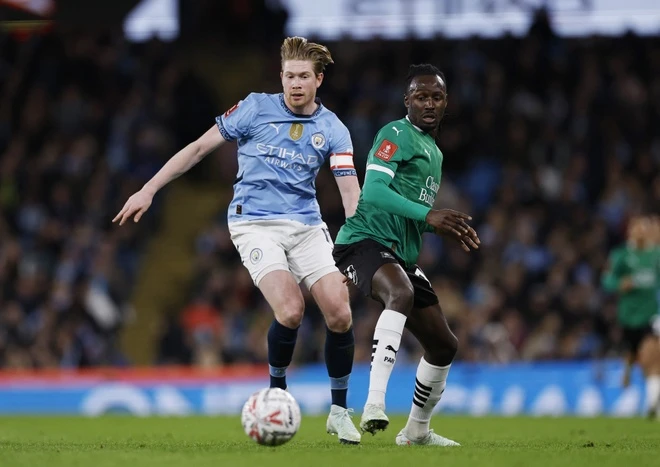 Man City dau Plympouth anh 1