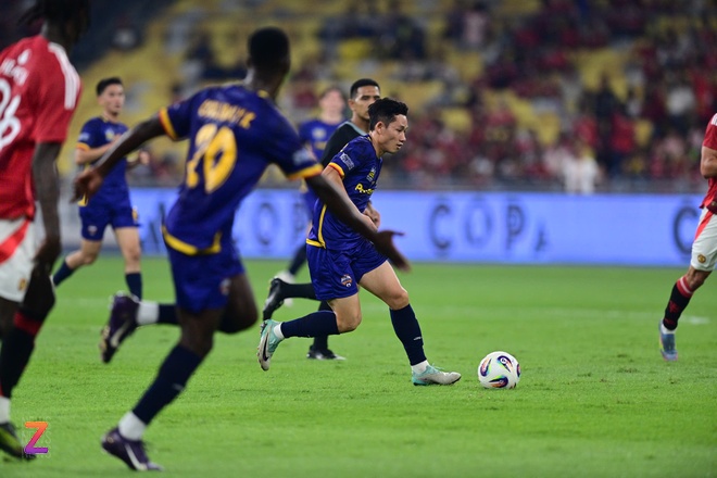 Fernandes duoi theo Hoang Duc anh 2