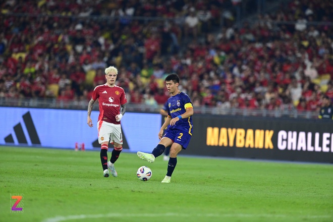 Fernandes duoi theo Hoang Duc anh 8