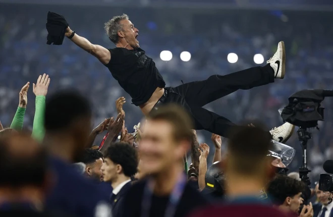 Luis Enrique anh 1